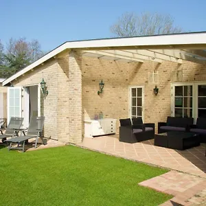 Villa Spaanse Met Ruime Tuin Nabij Amsterdam, Vijfhuizen
